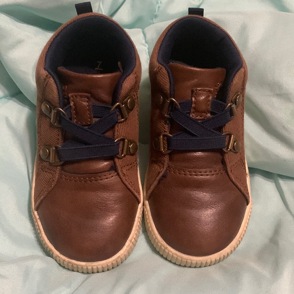 Toddler boys casual CARTER shoes- Gently worn! - Picture 1 of 5